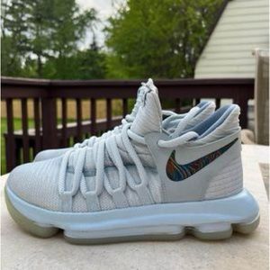 Nike KD 10 anniversary edition shoes, size US 5, light blue